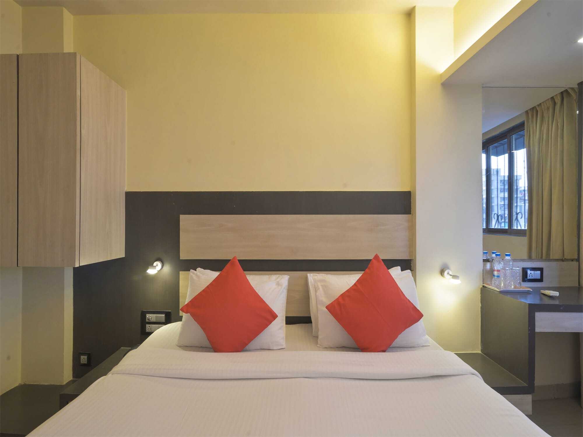 Oyo 3287 Hotel Mansarovar Наві-Мумбаї Екстер'єр фото